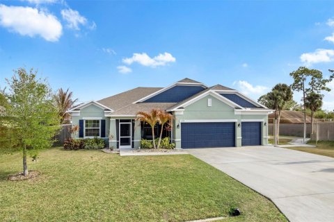 House in Port St. Lucie, Florida 4 bedrooms, 223.89 sq.m. № 2030526