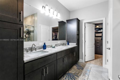 House in Port St. Lucie, Florida 4 bedrooms, 223.89 sq.m. № 2030526 - photo 18