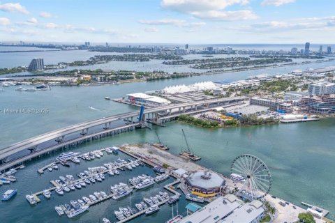 Купить кондоминиум в Майами, Флорида 1 спальня, 90.86м2, № 2053670 - фото 29