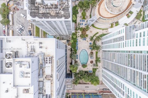 Купить кондоминиум в Майами, Флорида 1 спальня, 90.86м2, № 2053670 - фото 25