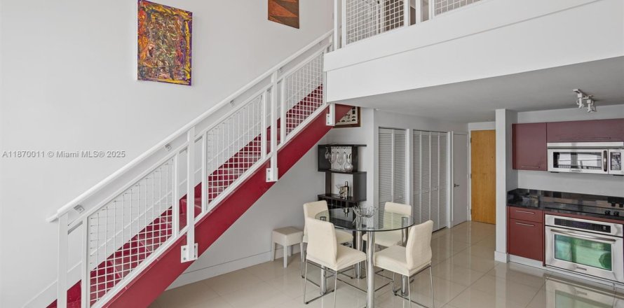 Кондоминиум с 1 спальней в Майами, Флорида № 2053670