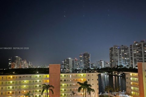 Condominio en venta en Hallandale Beach, Florida, 2 dormitorios, 101.45 m2 № 2026779 - foto 23
