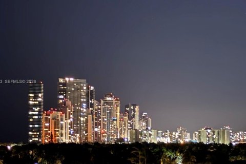 Condominio en venta en Hallandale Beach, Florida, 2 dormitorios, 101.45 m2 № 2026779 - foto 24