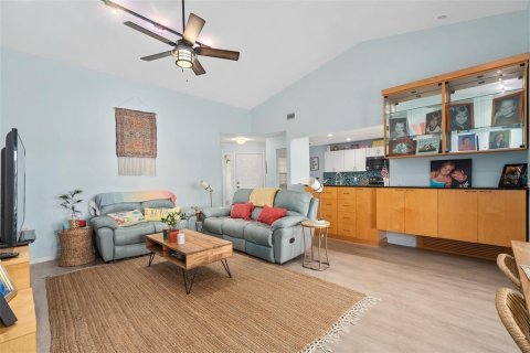 Купить кондоминиум в Лонгвуд, Флорида 6 комнат, 109.25м2, № 2093487 - фото 13