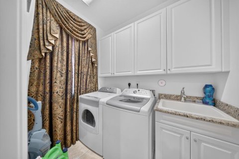 House in Cooper City, Florida 4 bedrooms, 252.69 sq.m. № 2180925 - photo 26
