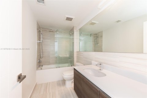 Купить кондоминиум в Корал-Гейблс, Флорида 2 спальни, 86.58м2, № 1897788 - фото 13