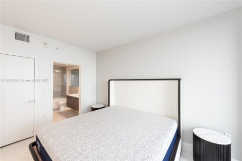 Купить кондоминиум в Корал-Гейблс, Флорида 2 спальни, 86.58м2, № 1897788 - фото 12