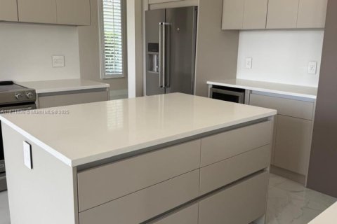 House in Weston, Florida 5 bedrooms, 348.1 sq.m. № 1809143 - photo 21