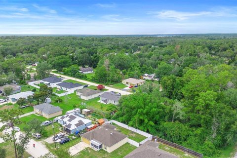 House in Orange City, Florida 3 bedrooms, 125.05 sq.m. № 1789892 - photo 4