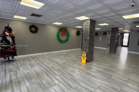 Condo in Miami, Florida, 1 bedroom  № 1956761 - photo 3