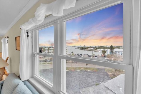 Condominio en alquiler en South Pasadena, Florida, 2 dormitorios, 162.58 m2 № 1508056 - foto 5