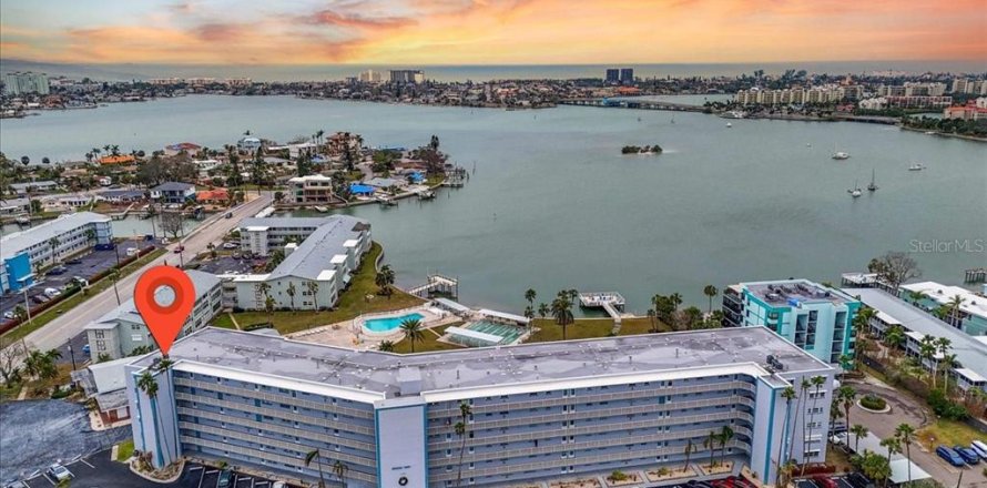 Condominio en South Pasadena, Florida, 2 dormitorios  № 1508056