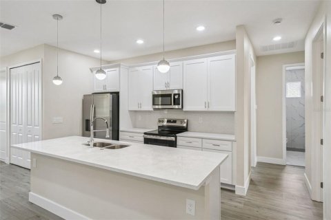 Casa en venta en Poinciana, Florida, 4 dormitorios, 182.46 m2 № 2384331 - foto 10