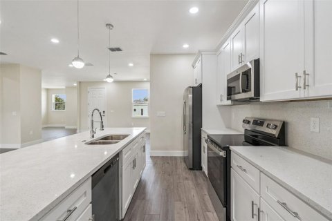 Casa en venta en Poinciana, Florida, 4 dormitorios, 182.46 m2 № 2384331 - foto 9