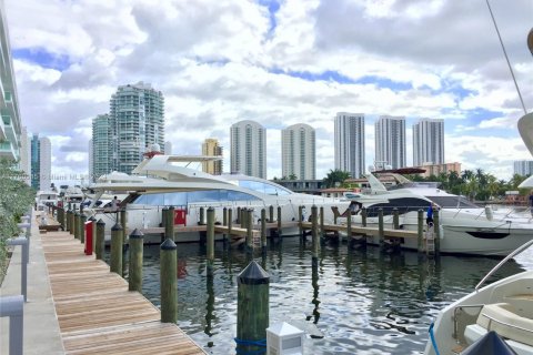 Terrain à vendre à Sunny Isles Beach, Floride № 1968623 - photo 9