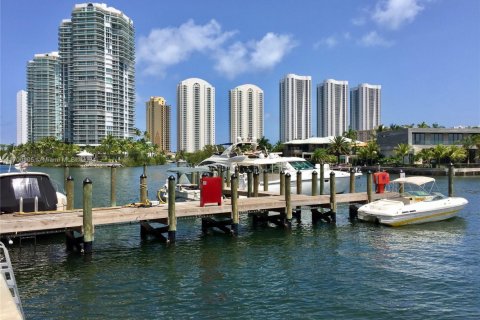 Terrain à vendre à Sunny Isles Beach, Floride № 1968623 - photo 10