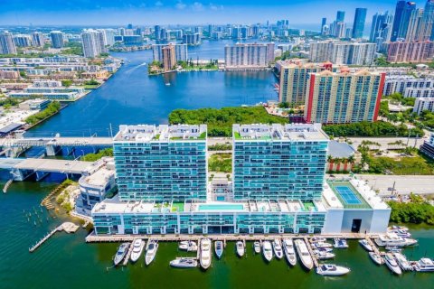 Terrain à vendre à Sunny Isles Beach, Floride № 1968623 - photo 1