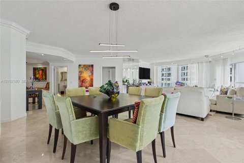Copropriété à vendre à Aventura, Floride: 2 chambres, 203.46 m2 № 2411751 - photo 23