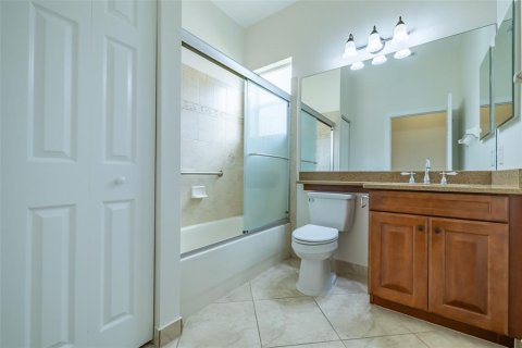House in Wimauma, Florida 2 bedrooms, 191.47 sq.m. № 1373366 - photo 25
