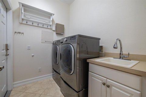 House in Wimauma, Florida 2 bedrooms, 191.47 sq.m. № 1373366 - photo 29