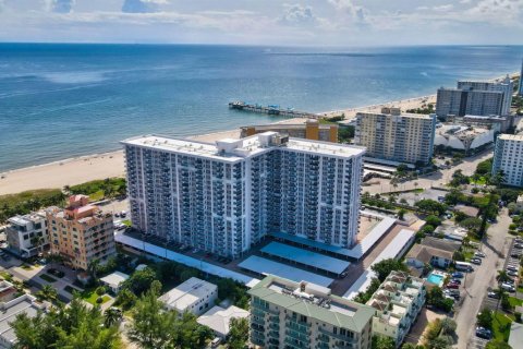 Кондоминиум с 3 комнатами в Помпано-Бич, Флорида № 2175759