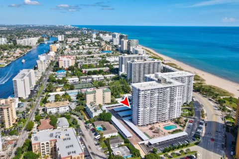Снять в аренду кондоминиум в Помпано-Бич, Флорида 3 комнаты, 117.52м2, № 2175759 - фото 6