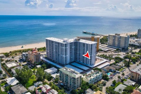 Снять в аренду кондоминиум в Помпано-Бич, Флорида 3 комнаты, 117.52м2, № 2175759 - фото 2