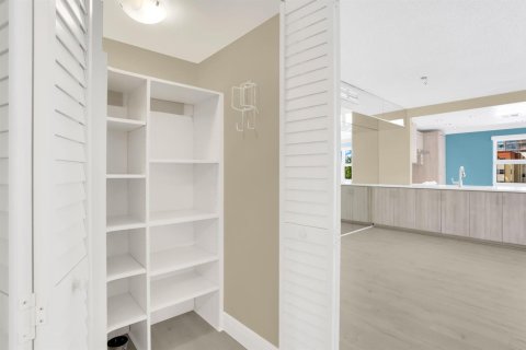 Снять в аренду кондоминиум в Помпано-Бич, Флорида 3 комнаты, 117.52м2, № 2175759 - фото 30