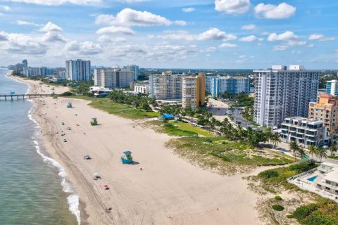 Снять в аренду кондоминиум в Помпано-Бич, Флорида 3 комнаты, 117.52м2, № 2175759 - фото 12