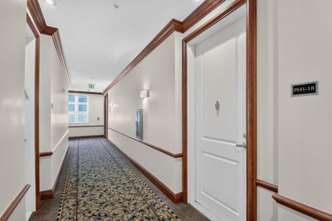 Condo in West Palm Beach, Florida, 2 bedrooms  № 2387219 - photo 21