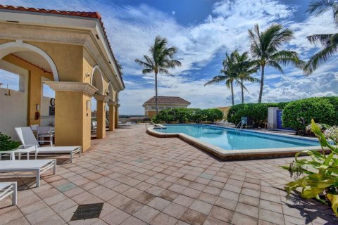 Condo in West Palm Beach, Florida, 2 bedrooms  № 2387219
