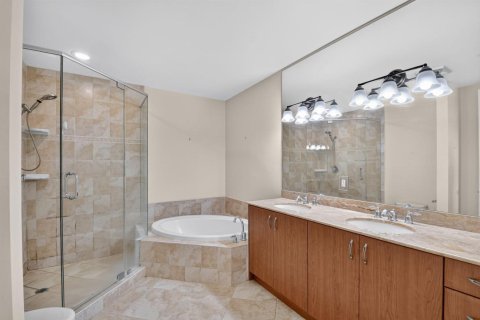 Condo in West Palm Beach, Florida, 2 bedrooms  № 2387219 - photo 27