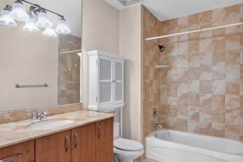Condo in West Palm Beach, Florida, 2 bedrooms  № 2387219 - photo 22