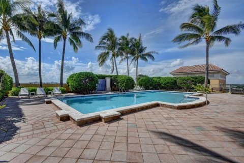 Condo in West Palm Beach, Florida, 2 bedrooms  № 2387219 - photo 5