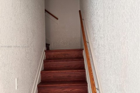 Townhouse in Miami, Florida 3 bedrooms, 171.87 sq.m. № 2044482 - photo 11