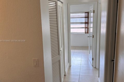 Townhouse in Miami, Florida 3 bedrooms, 171.87 sq.m. № 2044482 - photo 13