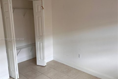 Townhouse in Miami, Florida 3 bedrooms, 171.87 sq.m. № 2044482 - photo 16