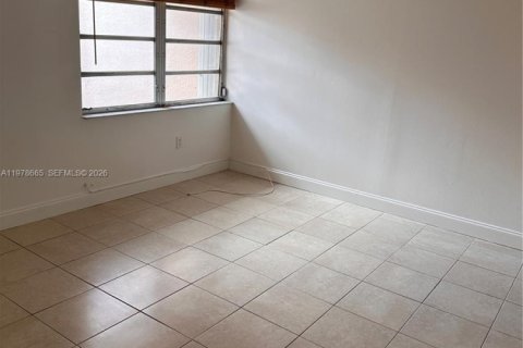 Townhouse in Miami, Florida 3 bedrooms, 171.87 sq.m. № 2044482 - photo 22