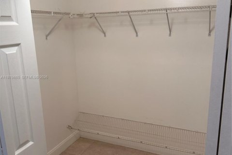 Townhouse in Miami, Florida 3 bedrooms, 171.87 sq.m. № 2044482 - photo 20