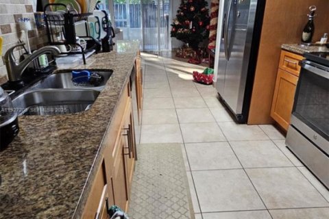 Купить таунхаус в Холливуд, Флорида 4 спальни, 155.15м2, № 1986747 - фото 3