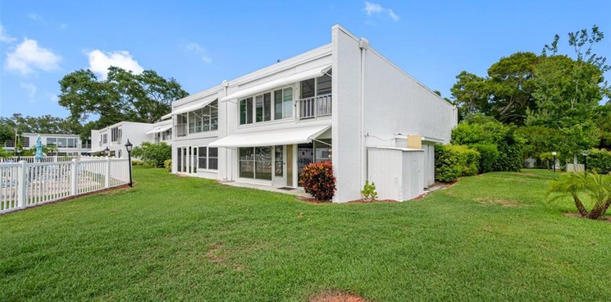 Condominio en Clearwater, Florida, 2 dormitorios  № 1359651