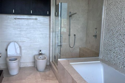 Condominio en alquiler en Sunny Isles Beach, Florida, 3 dormitorios, 181.72 m2 № 2054485 - foto 19
