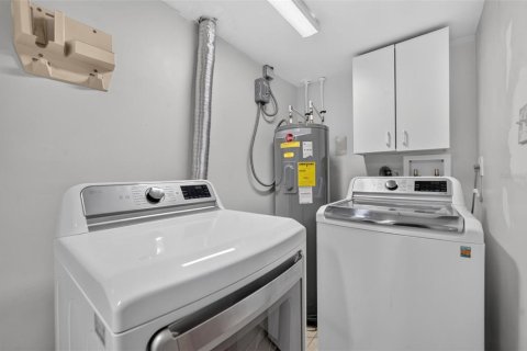 Casa en venta en Winter Park, Florida, 4 dormitorios, 197.51 m2 № 2304485 - foto 30