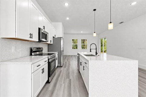 Villa ou maison à louer à Ocala, Floride: 4 chambres, 176.14 m2 № 2433209 - photo 6
