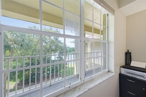Condo in Palm Harbor, Florida, 2 bedrooms  № 2215937 - photo 18