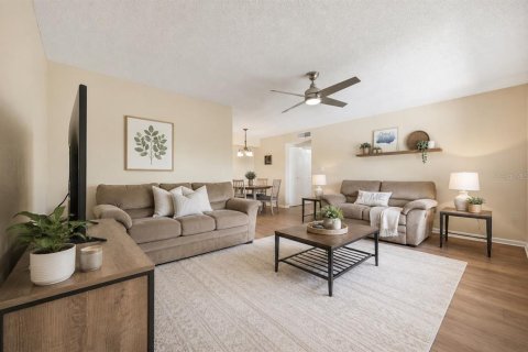 Condo in Palm Harbor, Florida, 2 bedrooms  № 2215937 - photo 4