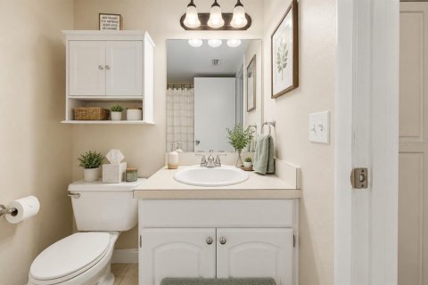 Condo in Palm Harbor, Florida, 2 bedrooms  № 2215937 - photo 20