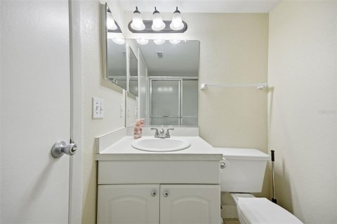 Condo in Palm Harbor, Florida, 2 bedrooms  № 2215937 - photo 14