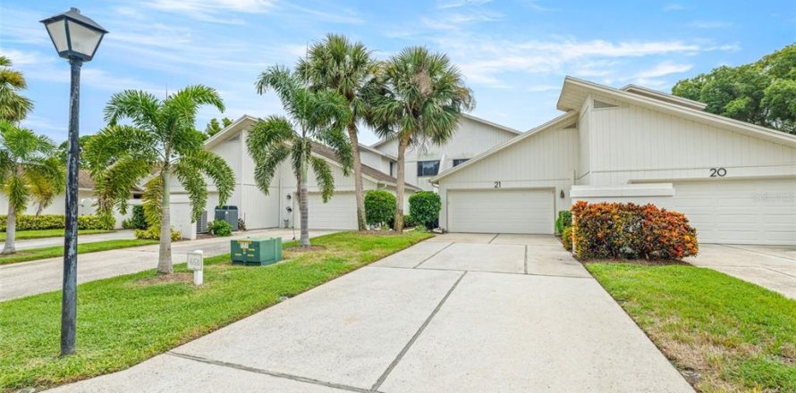 Adosado en Palm Harbor, Florida 2 dormitorios, 144.46 m2 № 1903968