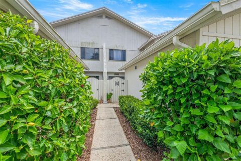Townhouse in Palm Harbor, Florida 2 bedrooms, 144.46 sq.m. № 1903968 - photo 4